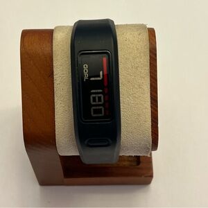 Garmin Vivofit (tested, new batteries, excellent)